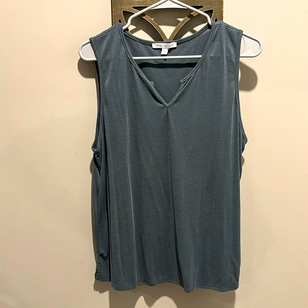 Xl green envelope grey tank